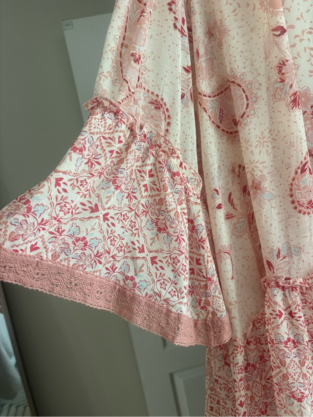 torrid pink paisley ruffle kimono o/s - Picture 2 of 6